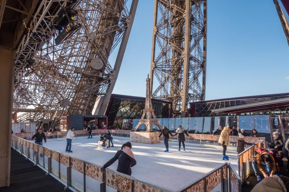 patinoire de la Tour Eiffel de jour