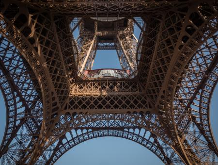 Vue Tour Eiffel depuis le parvis