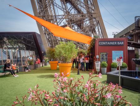 terrasse estival au 1er étage de la tour Eiffel